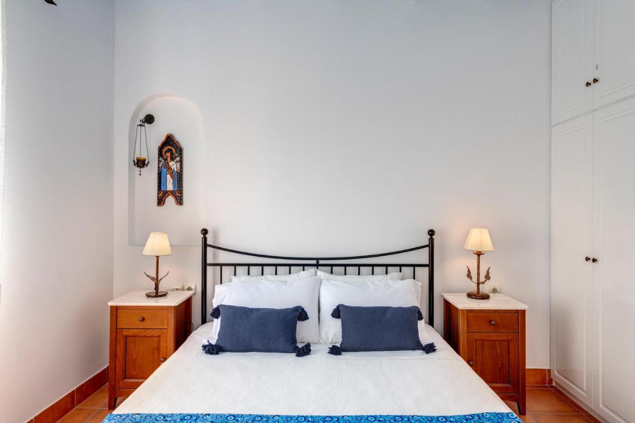 Cycladic Aura - Traditional Holiday Cottage ฟินิกัส ภายนอก รูปภาพ