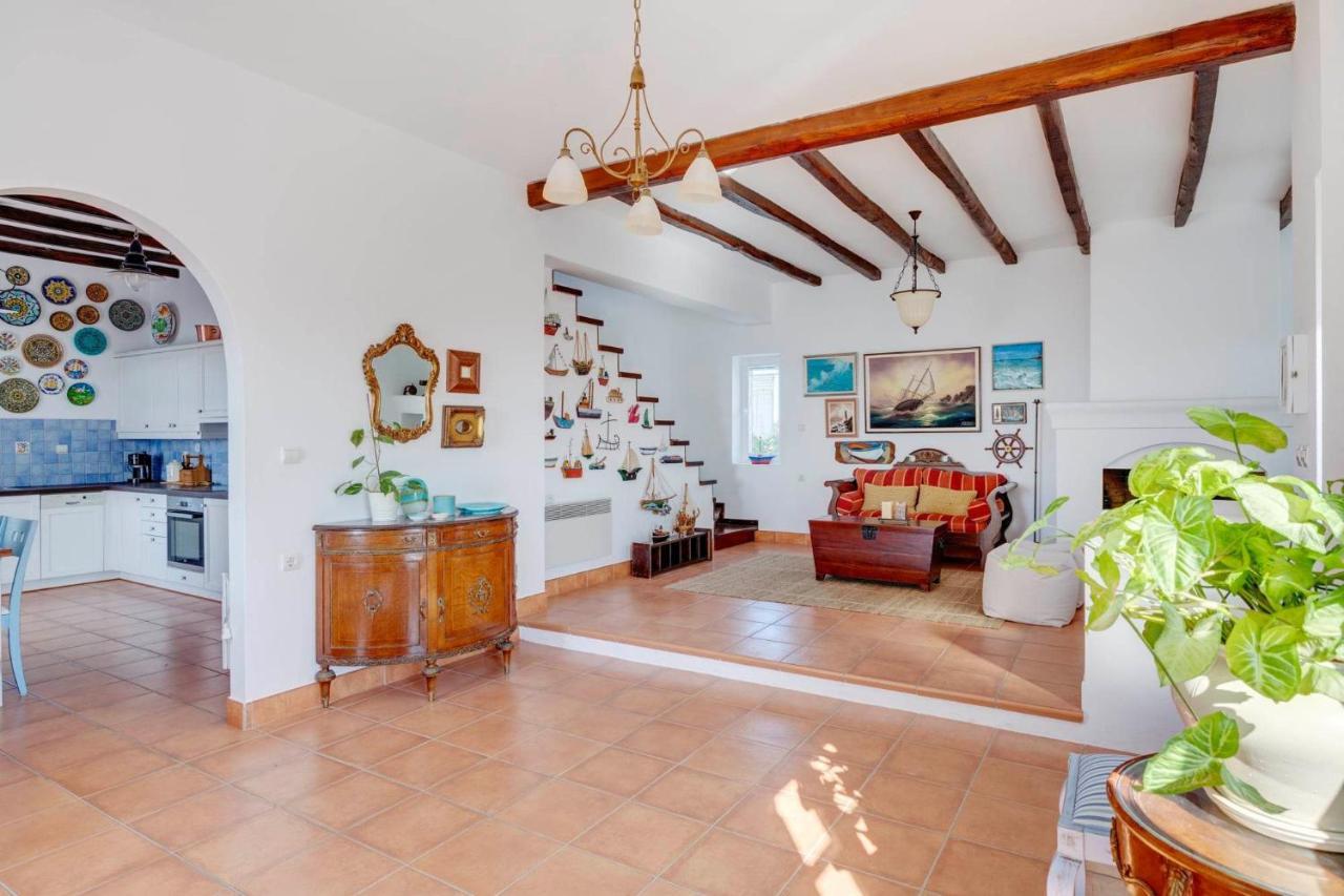 Cycladic Aura - Traditional Holiday Cottage ฟินิกัส ภายนอก รูปภาพ